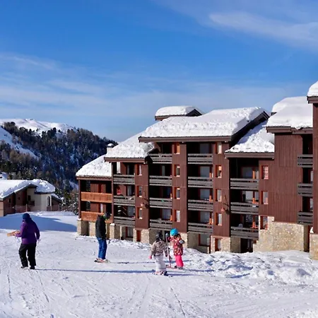 Apartment Renove Au Pied Des Pistes, Balcon, Pour 4 Personnes - Fr-1-181-2097 *